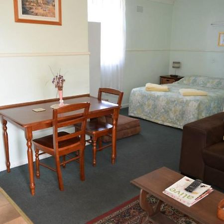 Wimmera Motel Nhill Exteriör bild